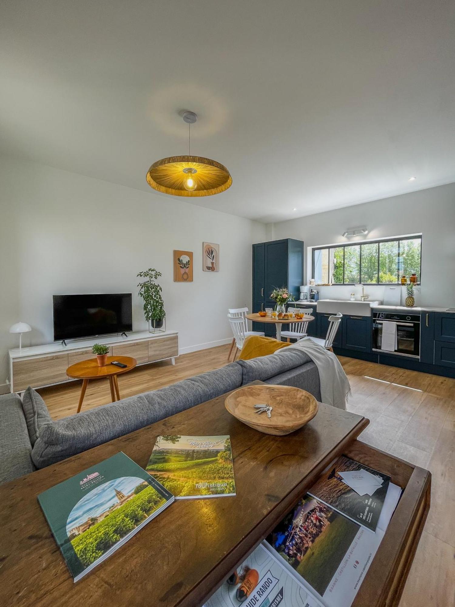 Maison Cosy Avec Vue Sur Les Vignes. リブルヌ エクステリア 写真